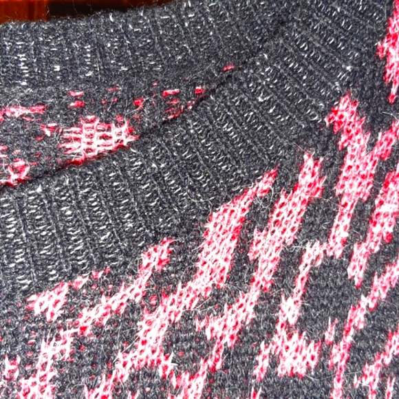 2/18$🌷Pink & Black Zebra Pattern Sweater - Picture 10 of 11